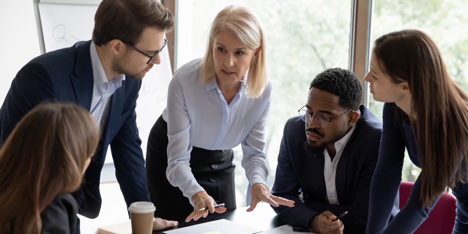 Blog 7 strategies to improve employee performance and productivity