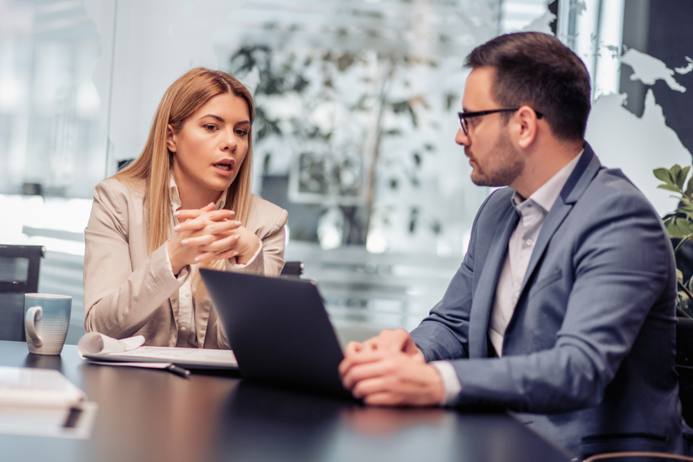 Blog performance reviews best practices expert tips