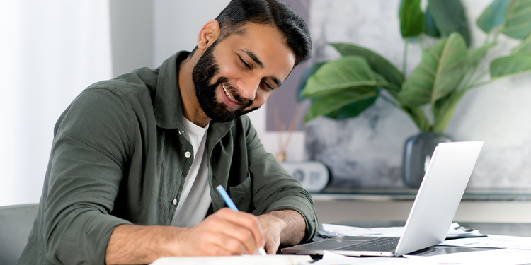 Blog remote employee onboarding software must have features