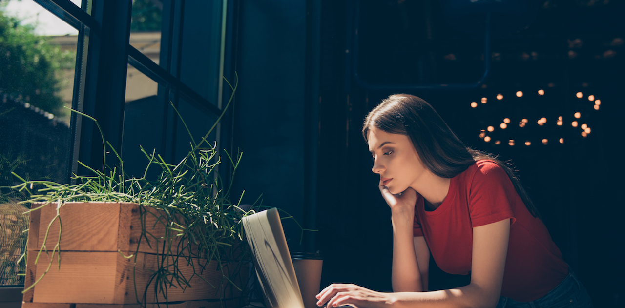 Blog tips remote workers avoid loneliness burnout