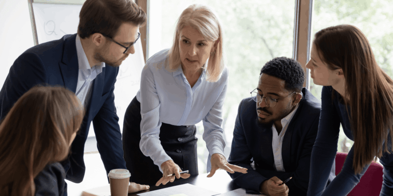 Blog 7 strategies to improve employee performance and productivity