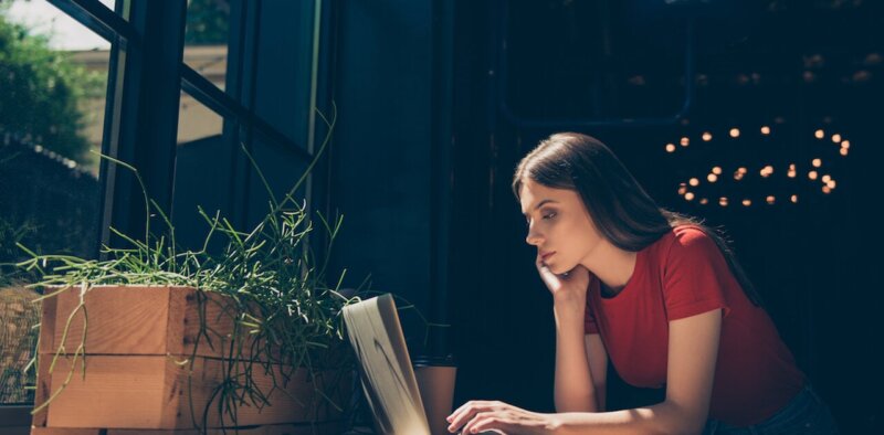 Blog tips remote workers avoid loneliness burnout
